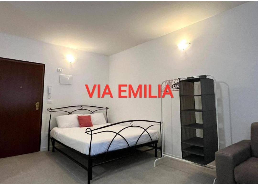 Via Agucchi & Via Emilia Apartments Bologna Exteriör bild